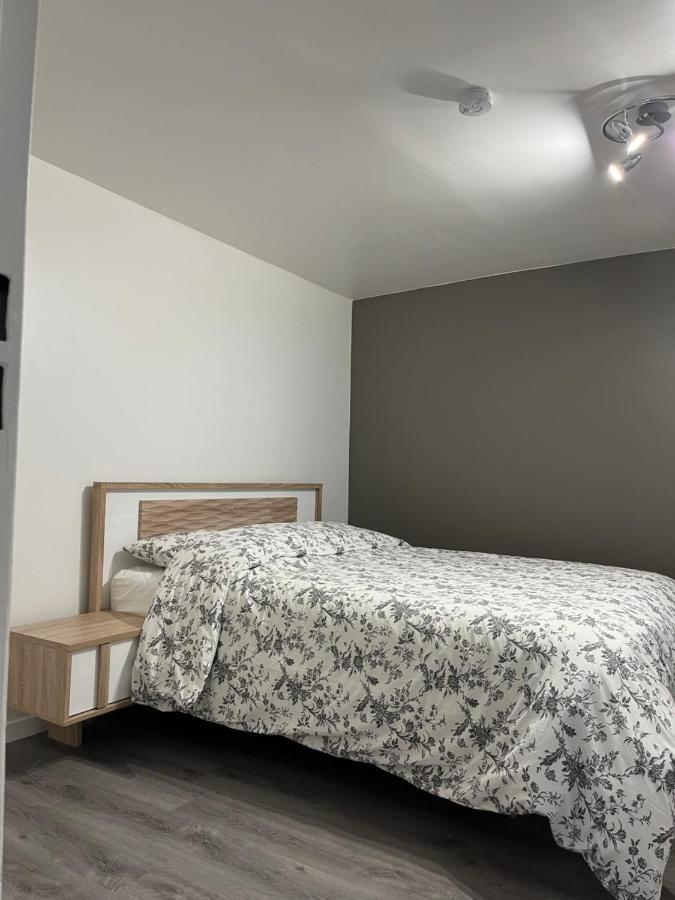 Superbe Appartement Au Bord Du Canal De St Quentin Saint-Quentin  Ngoại thất bức ảnh